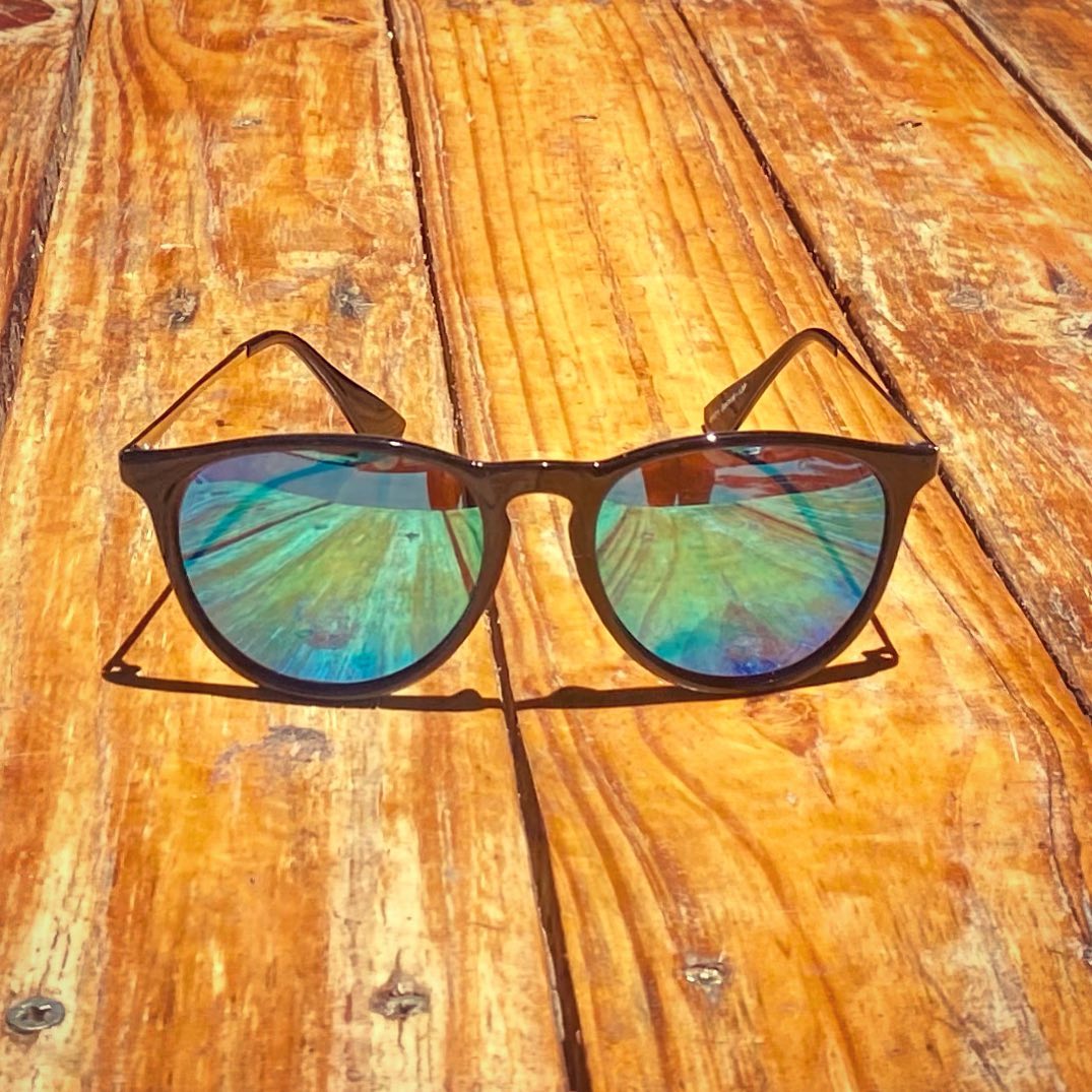 Classic Semi Oval Sunnies